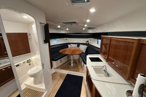 2020 Intrepid 475 Sport Yacht thumbnail 12