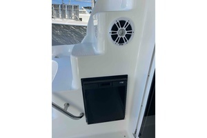 2005 Sea Ray 420 Sedan Bridge thumbnail 24