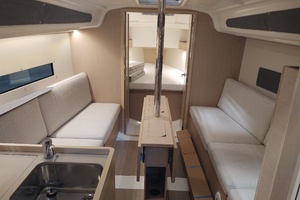 LOWE TIDE 30ft Beneteau Yacht For Sale