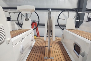 LOWE TIDE 30ft Beneteau Yacht For Sale
