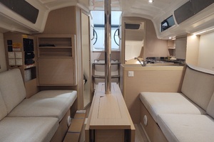 LOWE TIDE 30ft Beneteau Yacht For Sale