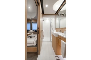 2024 Silver Yachts thumbnail 6