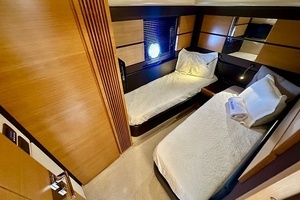 2011 Azimut FlyBridge thumbnail 28