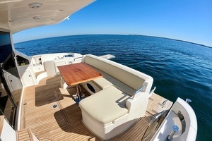 2011 Azimut FlyBridge thumbnail 9
