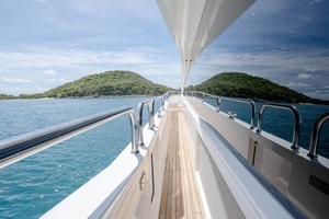 2017 Sunseeker 86 Yacht thumbnail 84