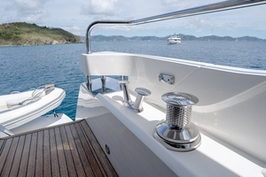 2017 Sunseeker 86 Yacht thumbnail 22