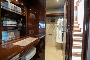 2017 Sunseeker 86 Yacht thumbnail 66