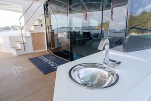 2017 Sunseeker 86 Yacht thumbnail 27