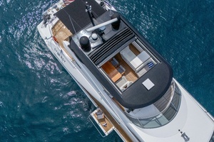 2017 Sunseeker 86 Yacht thumbnail 12
