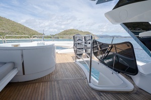 2017 Sunseeker 86 Yacht thumbnail 94