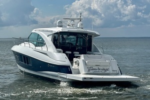 2016 Cruisers Yachts Cantius thumbnail 1