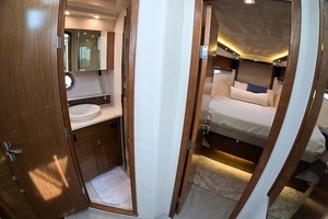 2016 Cruisers Yachts Cantius thumbnail 32