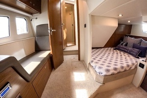 2016 Cruisers Yachts Cantius thumbnail 28