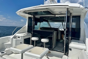 2016 Cruisers Yachts Cantius thumbnail 42