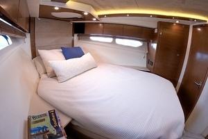 2016 Cruisers Yachts Cantius thumbnail 23