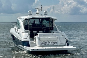 2016 Cruisers Yachts Cantius thumbnail 3