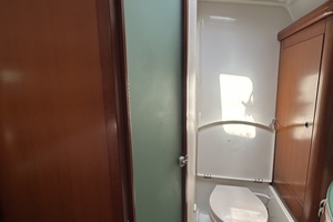 2006 Beneteau 523 thumbnail 18