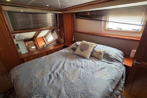 2001 Silverton 453 Motor Yacht thumbnail 56