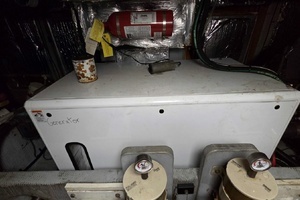 2001 Silverton 453 Motor Yacht thumbnail 65