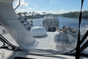 2001 Silverton 453 Motor Yacht thumbnail 27