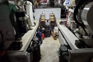 2001 Silverton 453 Motor Yacht thumbnail 61