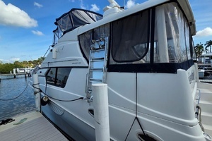 2001 Silverton 453 Motor Yacht thumbnail 5