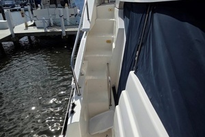 2001 Silverton 453 Motor Yacht thumbnail 12
