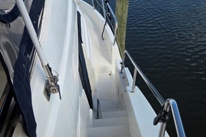 2001 Silverton 453 Motor Yacht thumbnail 25
