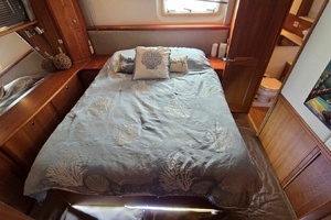 2001 Silverton 453 Motor Yacht thumbnail 54