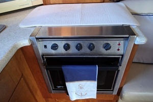 2001 Silverton 453 Motor Yacht thumbnail 38