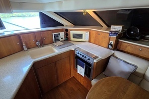 2001 Silverton 453 Motor Yacht thumbnail 37