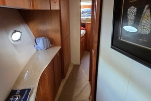 2001 Silverton 453 Motor Yacht thumbnail 43