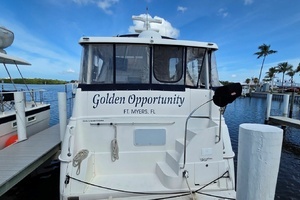 2001 Silverton 453 Motor Yacht thumbnail 6