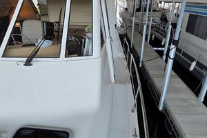 Photo 6035175 for 2008 Meridian 490 Pilothouse Runaway Port Walkway