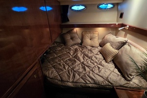 Photo 6035180 for 2008 Meridian 490 Pilothouse Runaway VIP Stateroom