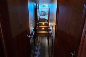 Photo 6035188 for 2008 Meridian 490 Pilothouse Runaway Companionway