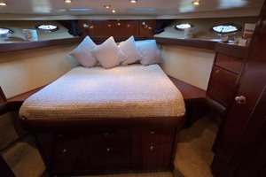 Photo 6035182 for 2008 Meridian 490 Pilothouse Runaway Primary Stateroom