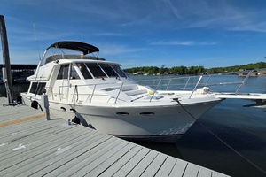 Photo 6035128 for 2008 Meridian 490 Pilothouse Runaway Starboard Bow