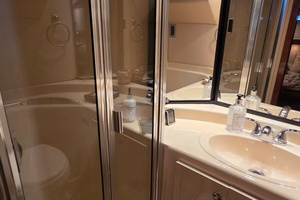 Photo 6035178 for 2008 Meridian 490 Pilothouse Runaway Guest Head