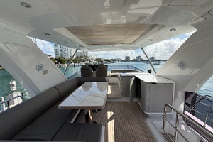 2019 Azimut 60 FLY thumbnail 4