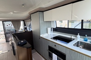 2019 Azimut 60 FLY thumbnail 7