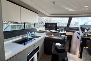 2019 Azimut 60 FLY thumbnail 6