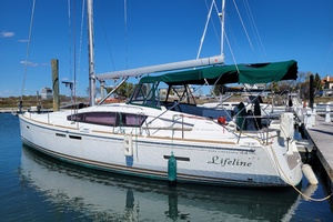 Lifeline 44ft Jeanneau Yacht For Sale