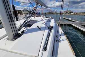 Lifeline 44ft Jeanneau Yacht For Sale