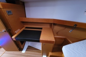 2017 Jeanneau Sun Odyssey 44 DS thumbnail 38