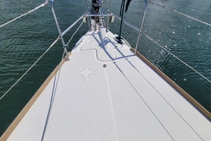 2017 Jeanneau Sun Odyssey 44 DS thumbnail 21