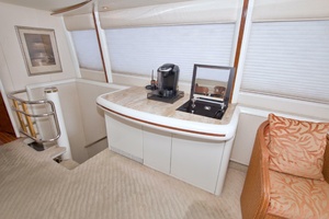 1998 Lazzara Yachts 76 Skylounge Grand Salon thumbnail 15