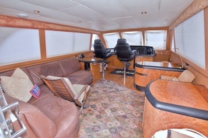 1998 Lazzara Yachts 76 Skylounge Grand Salon thumbnail 68