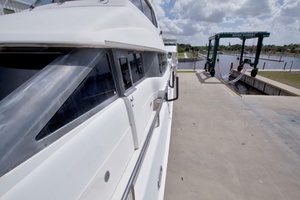 1998 Lazzara Yachts 76 Skylounge Grand Salon thumbnail 81