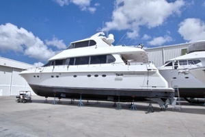 1998 Lazzara Yachts 76 Skylounge Grand Salon thumbnail 5